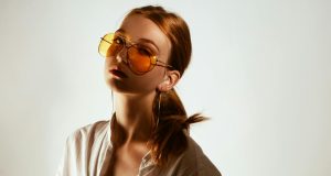 Yeşil Elbise Altına Ne Renk Ayakkabı: Moda İpuçları ve Stil Önerileri tarzkadin.com2