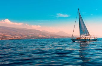 Deniz Tutkunları İçin Temel Bilgiler: Tekne Eğitimi, Yelken Eğitimi ve Göcek Turu Hakkında alohasailingtr.com3