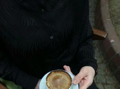 Çiçekli Sırt Dekolteli Uzun Elbise, Çiçek Desenli Sırt Dekolteli Abiye Elbise ve Dantel Şeffaf Vintage Bluz: Kadın Modasında Zarafet ve Romantizm styleofnoir4