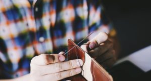 Erkek Deri Cüzdan, Deri Mont Bayan ve Erkek Deri Yelek: Şıklığın ve Dayanıklılığın Buluştuğu Parçalar deriza4