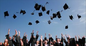 Akademik İlanlar: Bilim Dünyasına Açılan Kapılar akademisyenler3