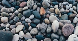 Doğanın İki Güçlü Enerjisi: Kristal Kuvars Kalp Kolye ve Ateş Akiği Kolye boleyncrystal4